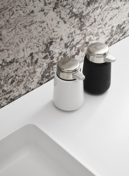 Vipp 9 Seifenspender schwarz